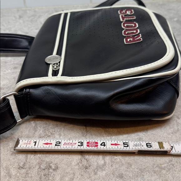 Roots Black and Cream Shoulder Bag - Picture 10 of 10